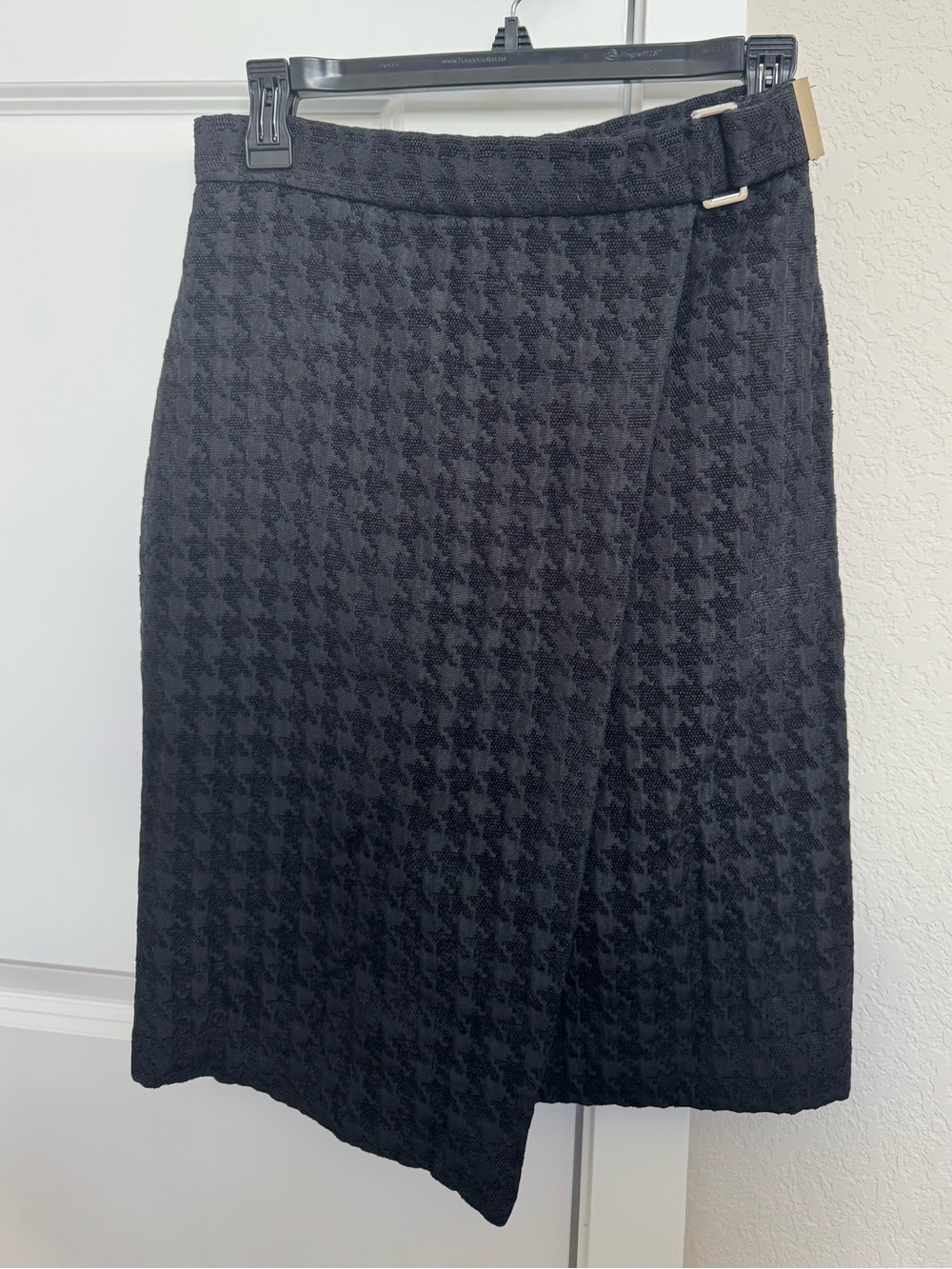 H&M Black Houndstooth Asymmetrical Wrap Skirt